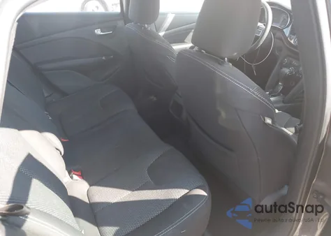 2015 Dodge Dart Sxt z USA, uszkodzony, nr VIN 1C3CDFBB1FD300154